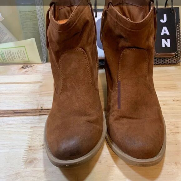 Qupid Size 6.5 booties/boots - Picture 2 of 5